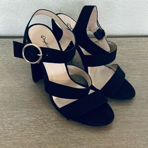 Qupid Black Strappy Heels 7